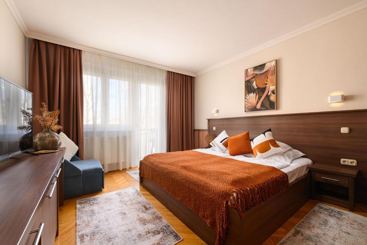 Szilfa Étterem Mariann Apartman Hajdúszoboszló Exterior foto