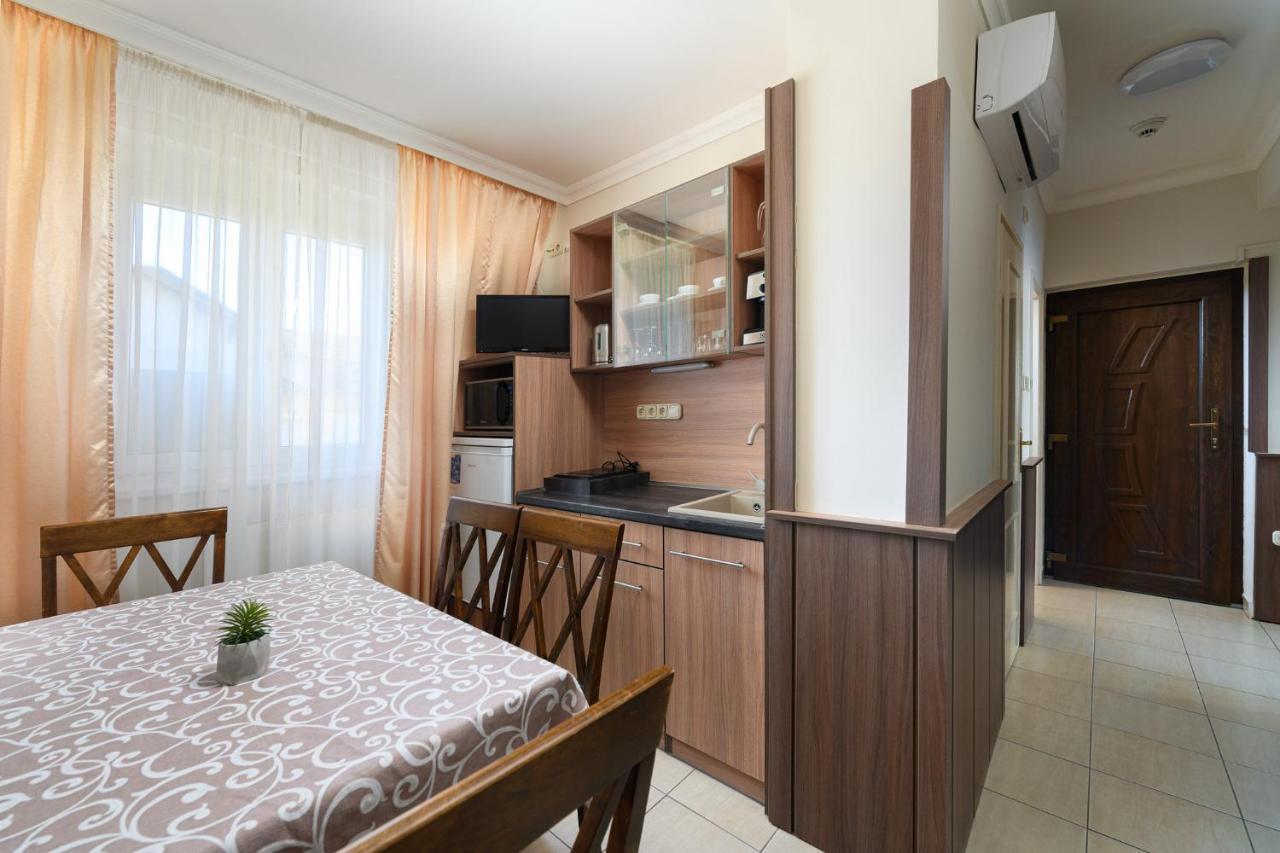 Szilfa Étterem Mariann Apartman Hajdúszoboszló Exterior foto