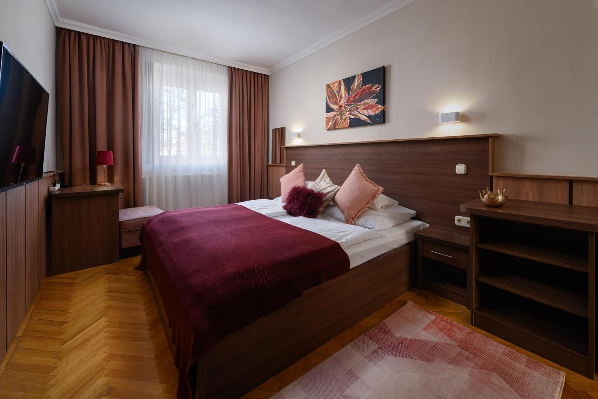 Szilfa Étterem Mariann Apartman Hajdúszoboszló Exterior foto