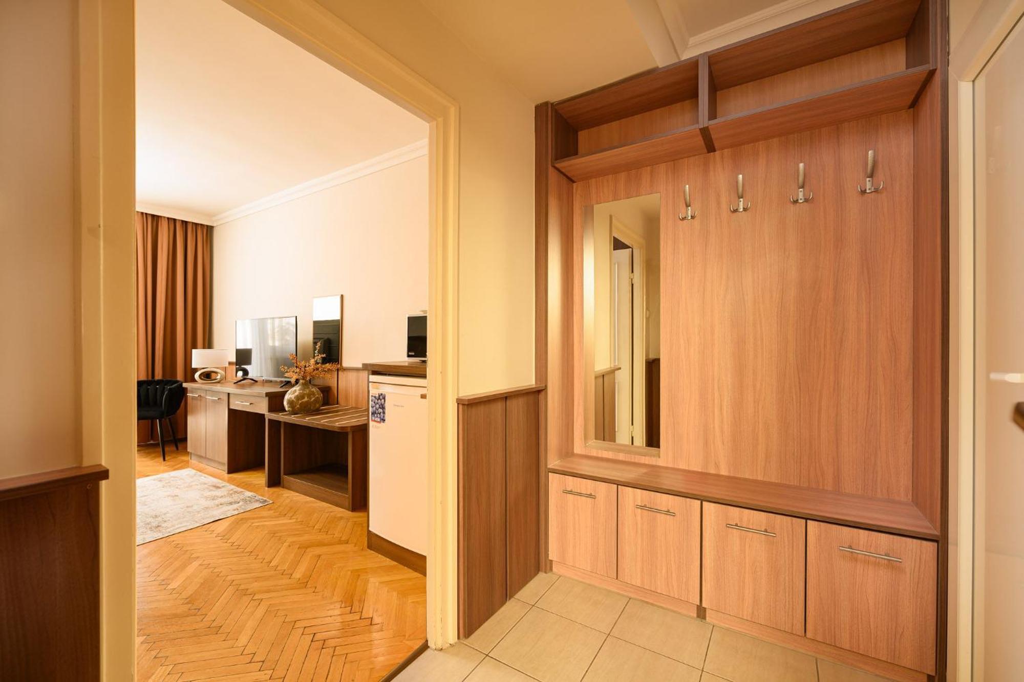 Szilfa Étterem Mariann Apartman Hajdúszoboszló Exterior foto
